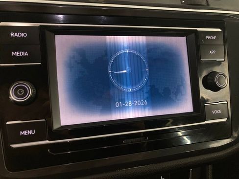 Used 2022 Volkswagen Tiguan S image 3