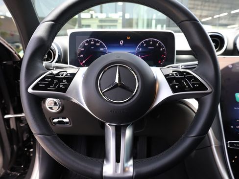 Used 2025 Mercedes-Benz C 300 Sedan image 36