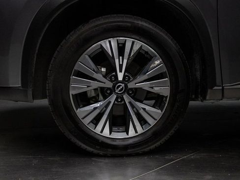 Used 2023 Nissan Rogue SV image 8