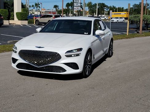 Used 2025 Genesis G70 2.5T image 9