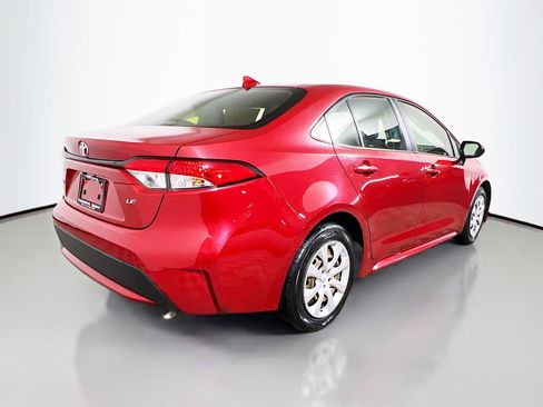 Used 2020 Toyota Corolla LE image 4