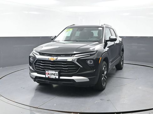 Used 2025 Chevrolet TrailBlazer LT AWD/4WD image 7