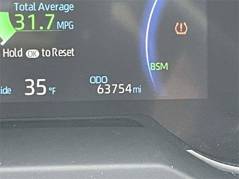 Used 2023 Toyota RAV4 SE image 31