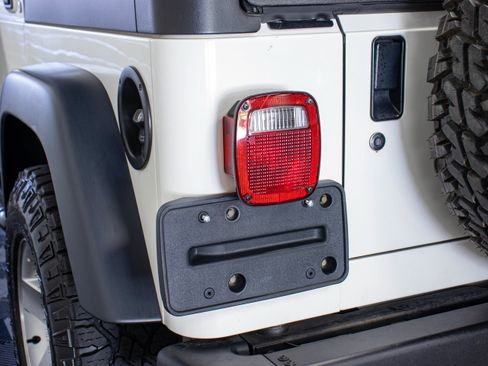 Used 2004 Jeep Wrangler Rubicon w/ Dual Top Group AWD/4WD image 15