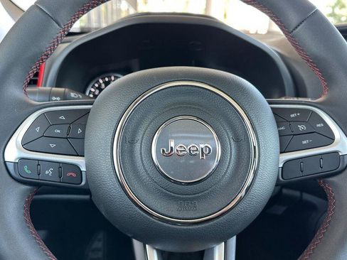 Used 2023 Jeep Renegade Latitude w/ Sun/Sound Group AWD/4WD image 23