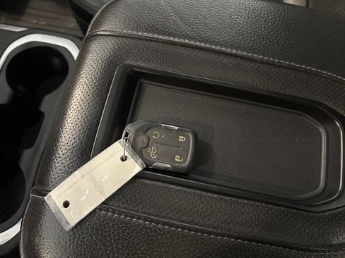 Used 2022 GMC Sierra 3500 Denali image 29