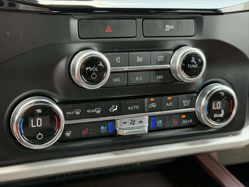 Used 2022 Ford Expedition Limited AWD/4WD image 33