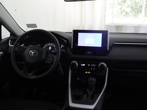 Used 2025 Toyota RAV4 LE AWD/4WD image 2