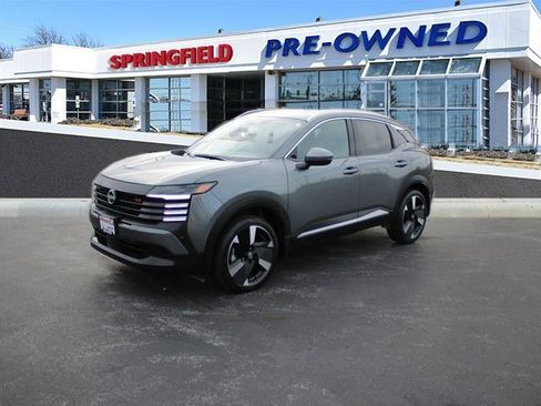 Used 2025 Nissan Kicks SR image 3