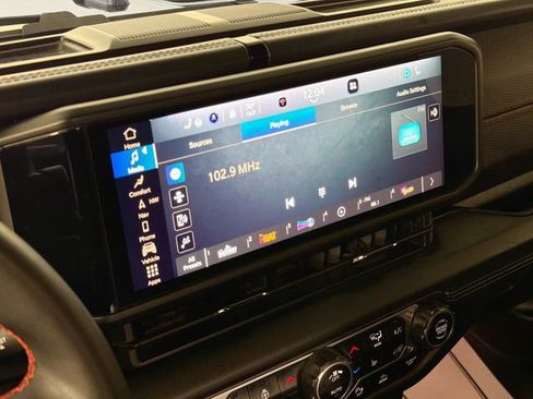 Used 2024 Jeep Wrangler Unlimited Rubicon AWD/4WD image 15