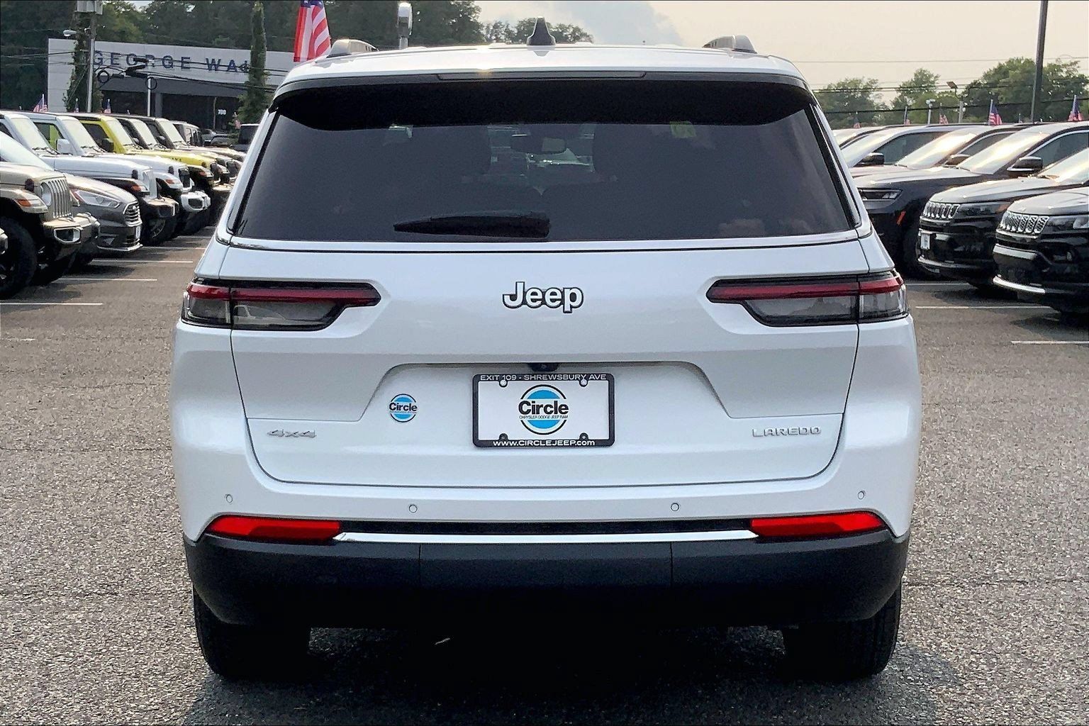 Certified 2024 Jeep Grand Cherokee L Laredo AWD/4WD image 3
