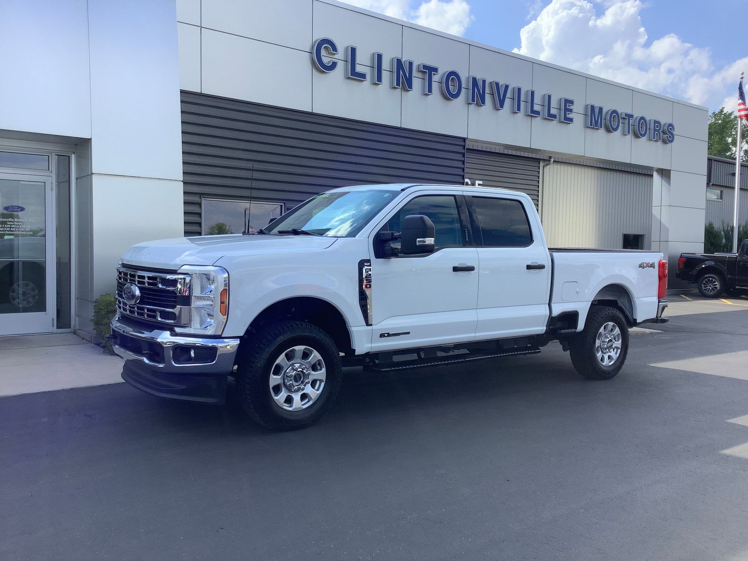 Used 2024 Ford F250 XLT AWD/4WD image 1