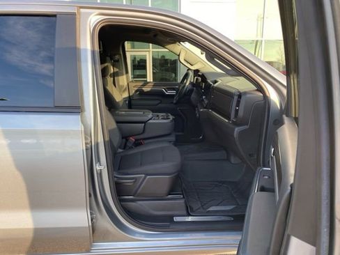 Used 2025 Chevrolet Silverado 1500 LT AWD/4WD image 33
