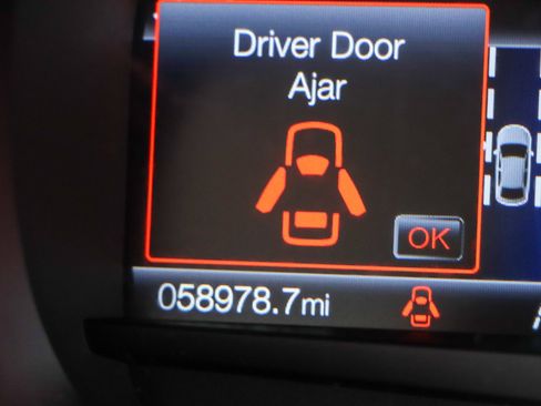 Used 2023 Ford Edge SEL AWD/4WD image 16