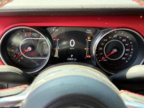 Used 2022 Jeep Gladiator Rubicon w/ LED Lighting Group AWD/4WD image 19