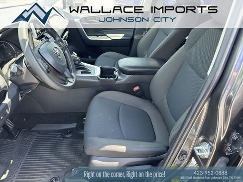 Used 2023 Toyota RAV4 LE FWD image 14