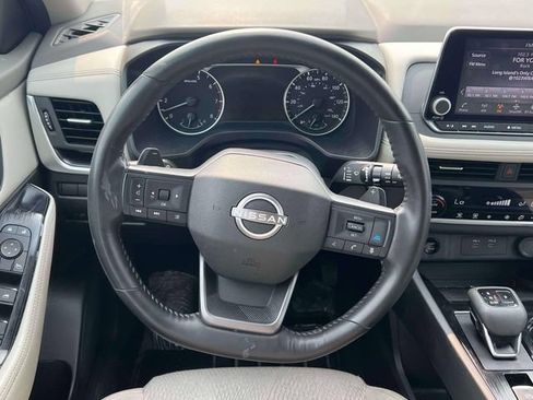 Used 2025 Nissan Rogue SV AWD/4WD image 19