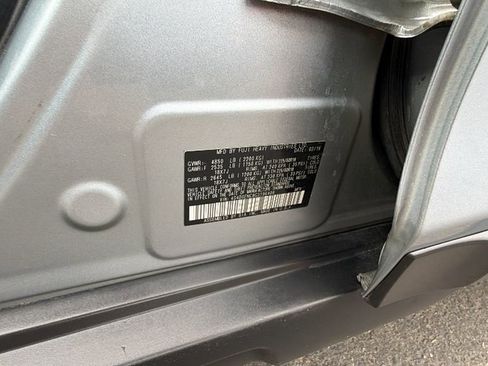 Used 2016 Subaru Outback 3.6R Limited image 34