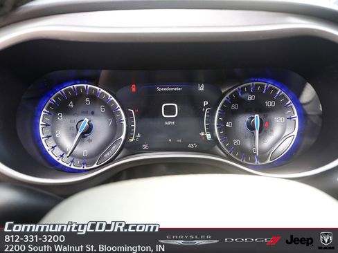 New 2026 Chrysler Voyager LX image 12