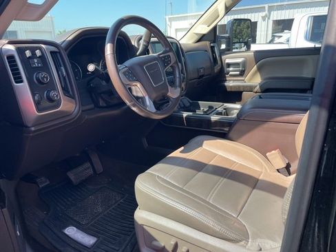 Used 2015 GMC Sierra 2500 Denali w/ Duramax Plus Package image 15