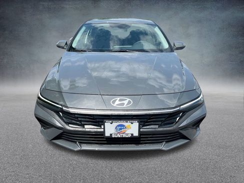 Used 2025 Hyundai Elantra Blue image 35