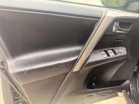 Used 2015 Toyota RAV4 Limited image 14