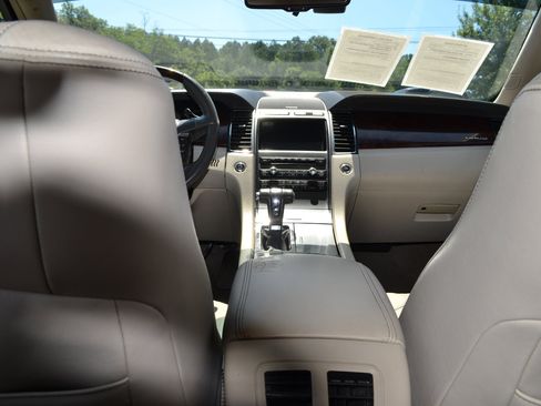 Used 2011 Ford Taurus Limited w/ 303A Rapid Spec Order Code image 31