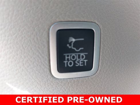 Used 2023 Jeep Wagoneer Series III w/ Preferred Equipment Group image 15