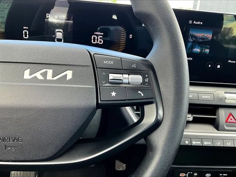 Used 2025 Kia K4 FWD image 14