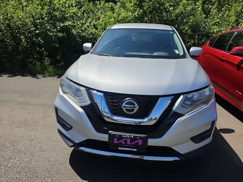 Used 2018 Nissan Rogue S AWD/4WD image 3