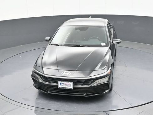 Used 2025 Hyundai Elantra SEL FWD image 64