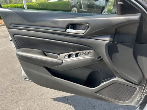 Used 2024 Nissan Altima 2.5 SV FWD image 27