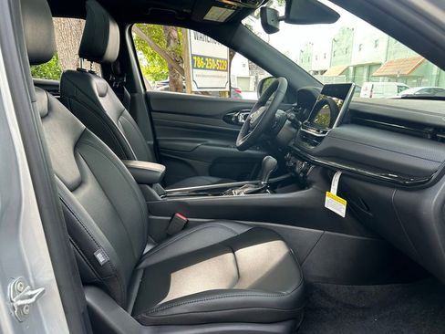 New 2025 Jeep Compass Limited w/ Sun & Sound Group image 31