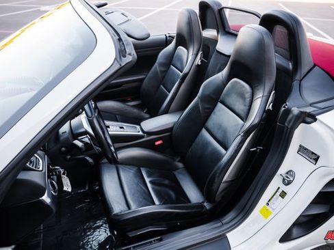 Used 2017 Porsche 718 Boxster image 4