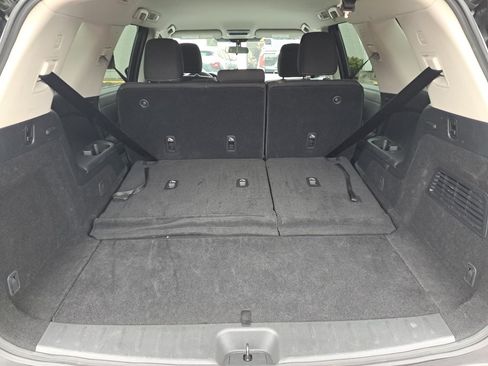 Used 2025 Nissan Pathfinder SV FWD image 28
