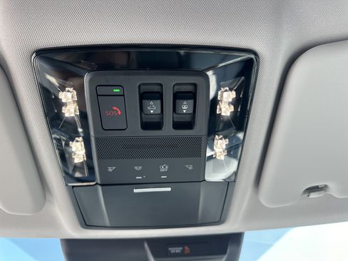 Used 2025 Mitsubishi Outlander AWD image 20