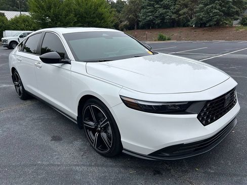 Used 2025 Honda Accord Sport image 16