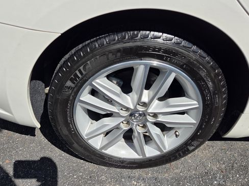 Used 2015 Toyota Avalon XLE image 5