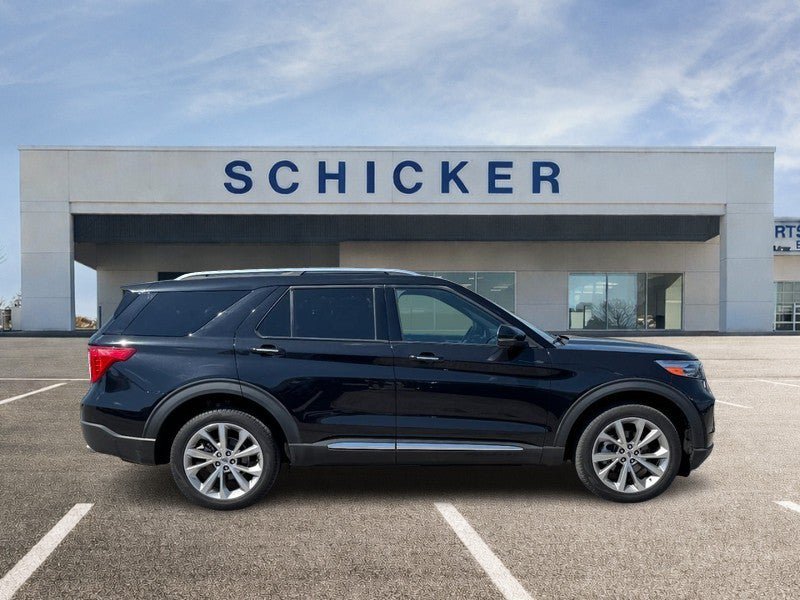 Used 2022 Ford Explorer Platinum w/ Equipment Group 601A AWD/4WD image 2