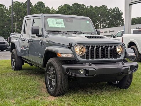 New 2025 Jeep Gladiator Sport image 2