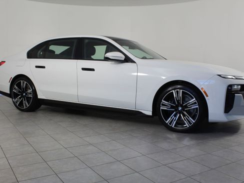 Used 2026 BMW i7 eDrive50 image 19