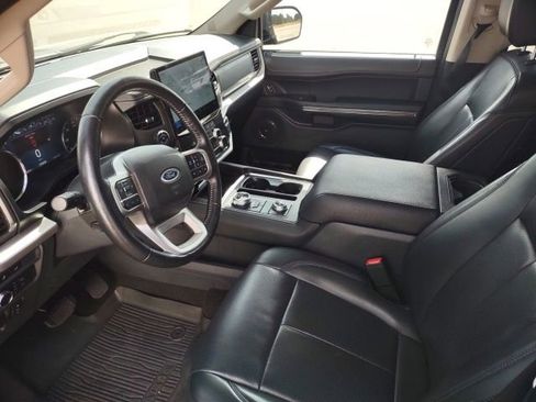 Used 2022 Ford Expedition XLT image 9