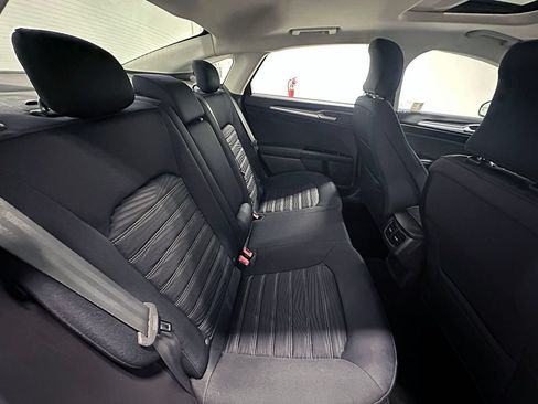 Used 2016 Ford Fusion SE FWD image 23