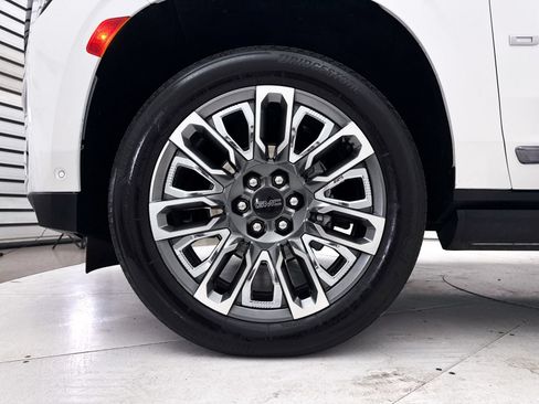 Used 2023 GMC Yukon Denali Ultimate w/ LPO, Floor Liner Package AWD/4WD image 19