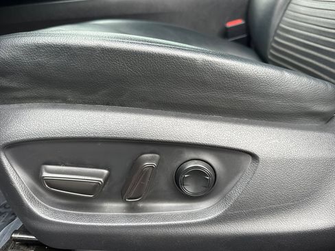 Used 2019 Toyota Camry SE image 14