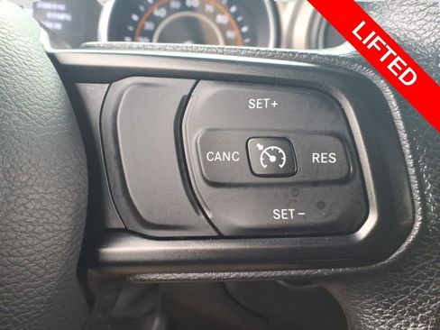 Used 2018 Jeep Wrangler Unlimited Sport image 23
