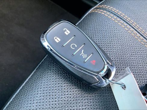 Used 2023 Chevrolet Equinox Premier image 14