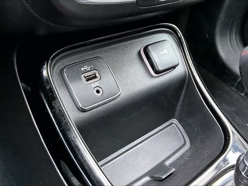 Used 2021 Jeep Compass Latitude FWD image 31