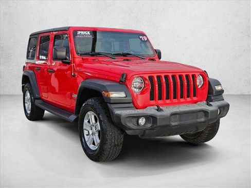 Used 2019 Jeep Wrangler Unlimited Sport S AWD/4WD image 3
