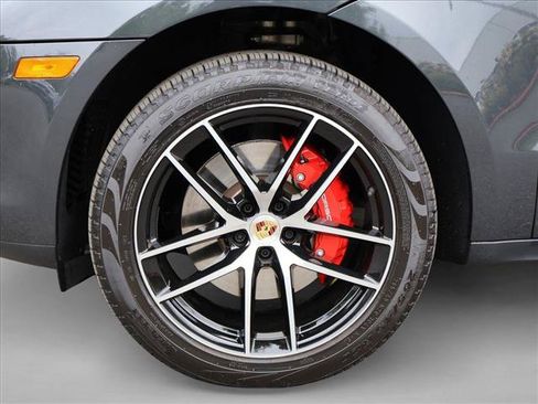 Used 2025 Porsche Macan S AWD/4WD image 29